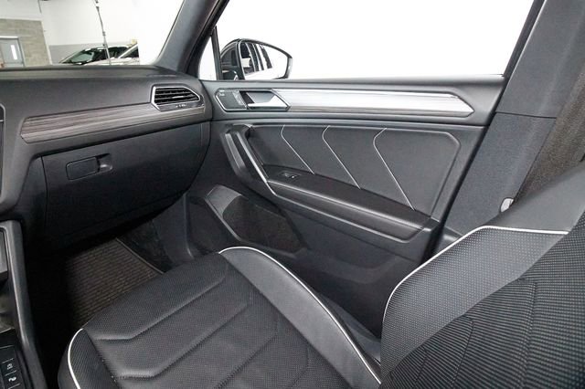 Used 2024 Volkswagen Tiguan SEL R-Line w/ MDO Package, Two-Row AWD/4WD image 7