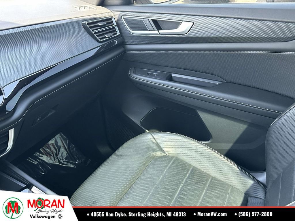 Certified 2024 Volkswagen Atlas Cross Sport SEL R-Line AWD/4WD image 34