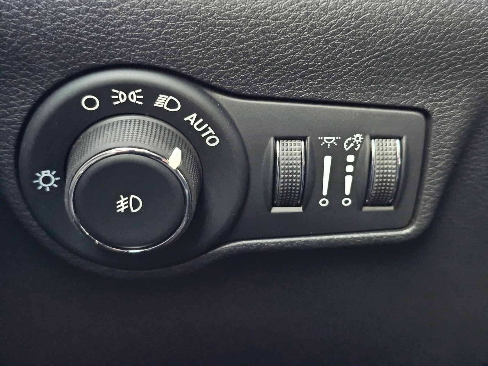 New 2026 Jeep Compass Latitude image 18