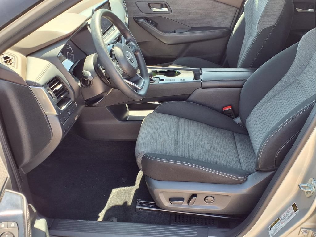 Used 2023 Nissan Rogue SV FWD image 20