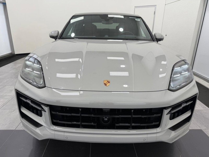 New 2026 Porsche Cayenne GTS image 12