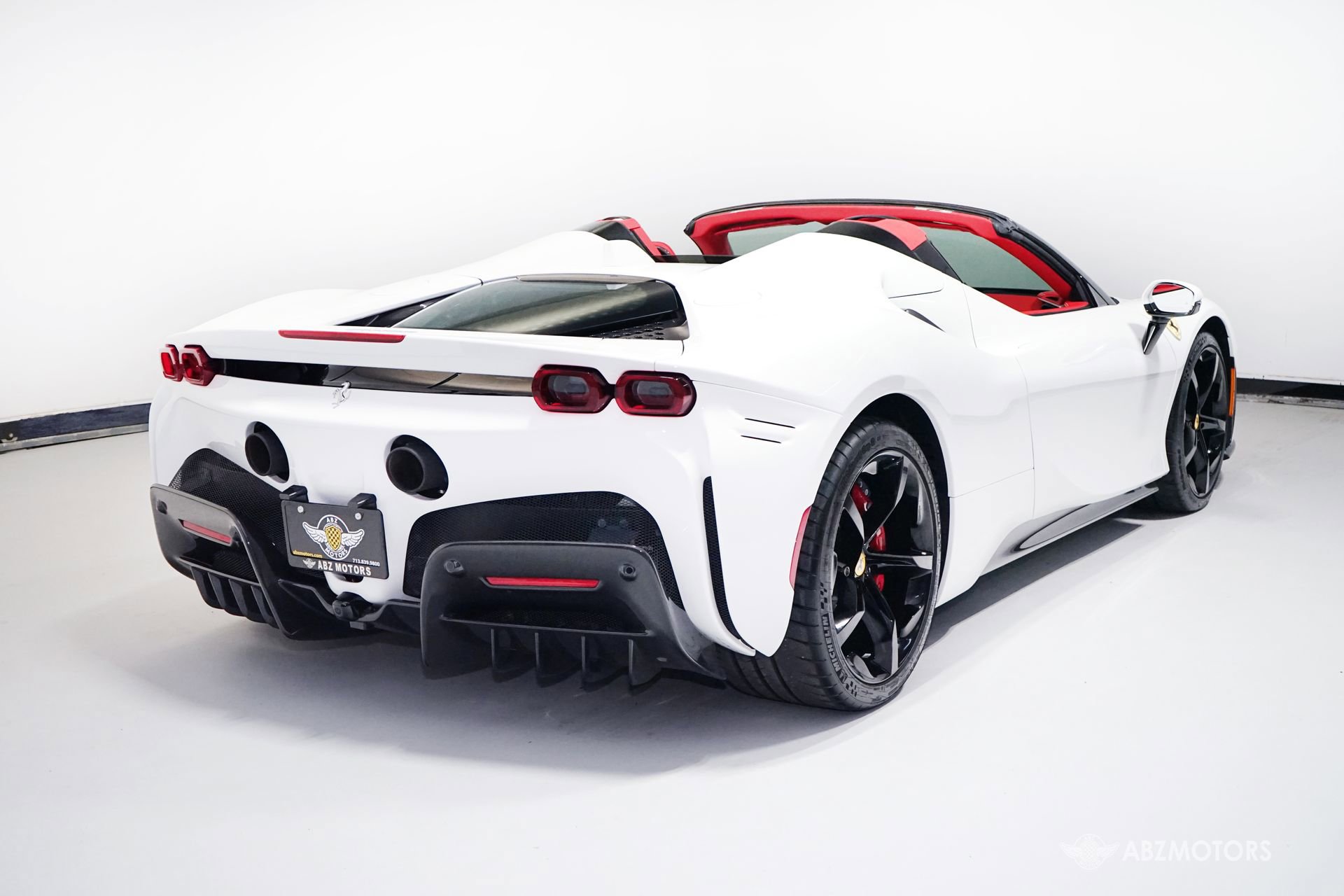 Used 2025 Ferrari SF90 Spider AWD/4WD image 6
