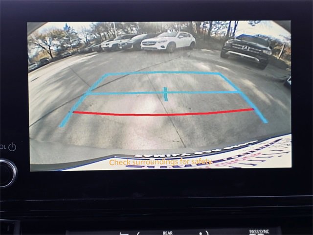 Used 2025 Toyota Sienna LE image 15