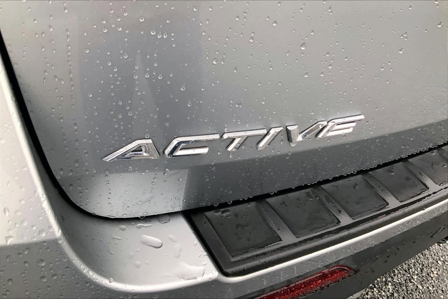 Used 2025 Ford Explorer Active w/ Active Comfort Package RWD image 10