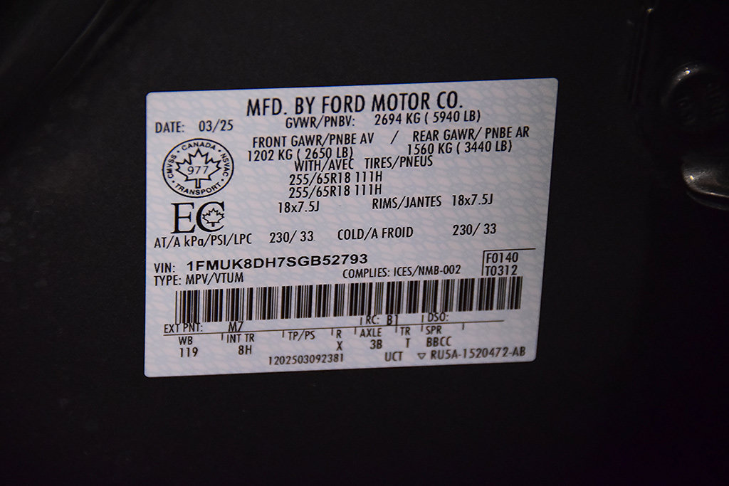 Used 2025 Ford Explorer Active AWD/4WD image 16