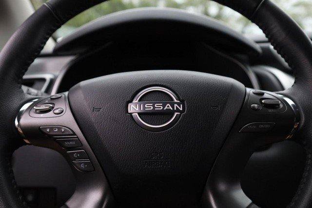 Used 2023 Nissan Murano SV w/ SV Midnight Edition Package FWD image 9