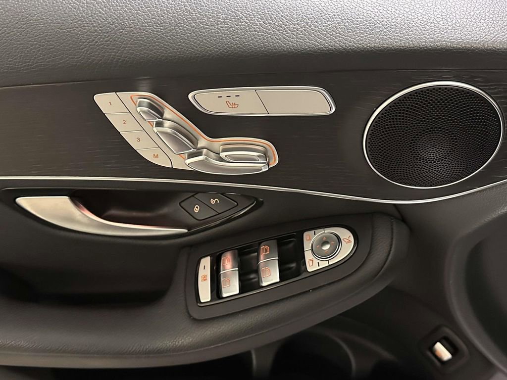 Used 2022 Mercedes-Benz GLC 300 4MATIC image 12