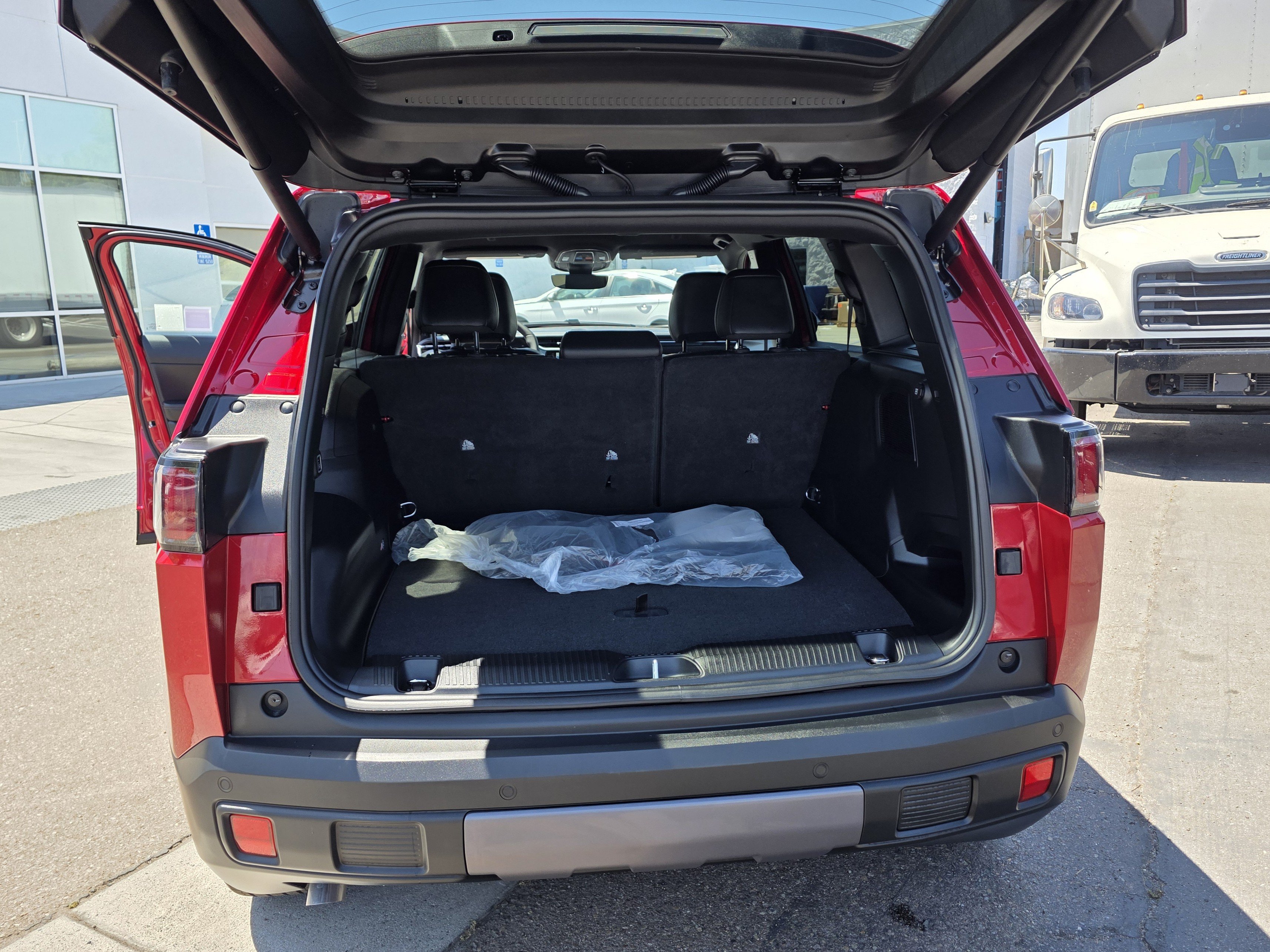 New 2026 Jeep Cherokee Limited AWD/4WD image 18