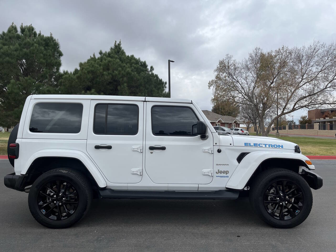 Used 2021 Jeep Wrangler Unlimited Sahara image 8