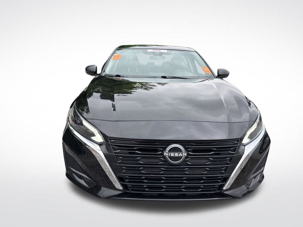 Used 2025 Nissan Altima 2.5 SV FWD image 19