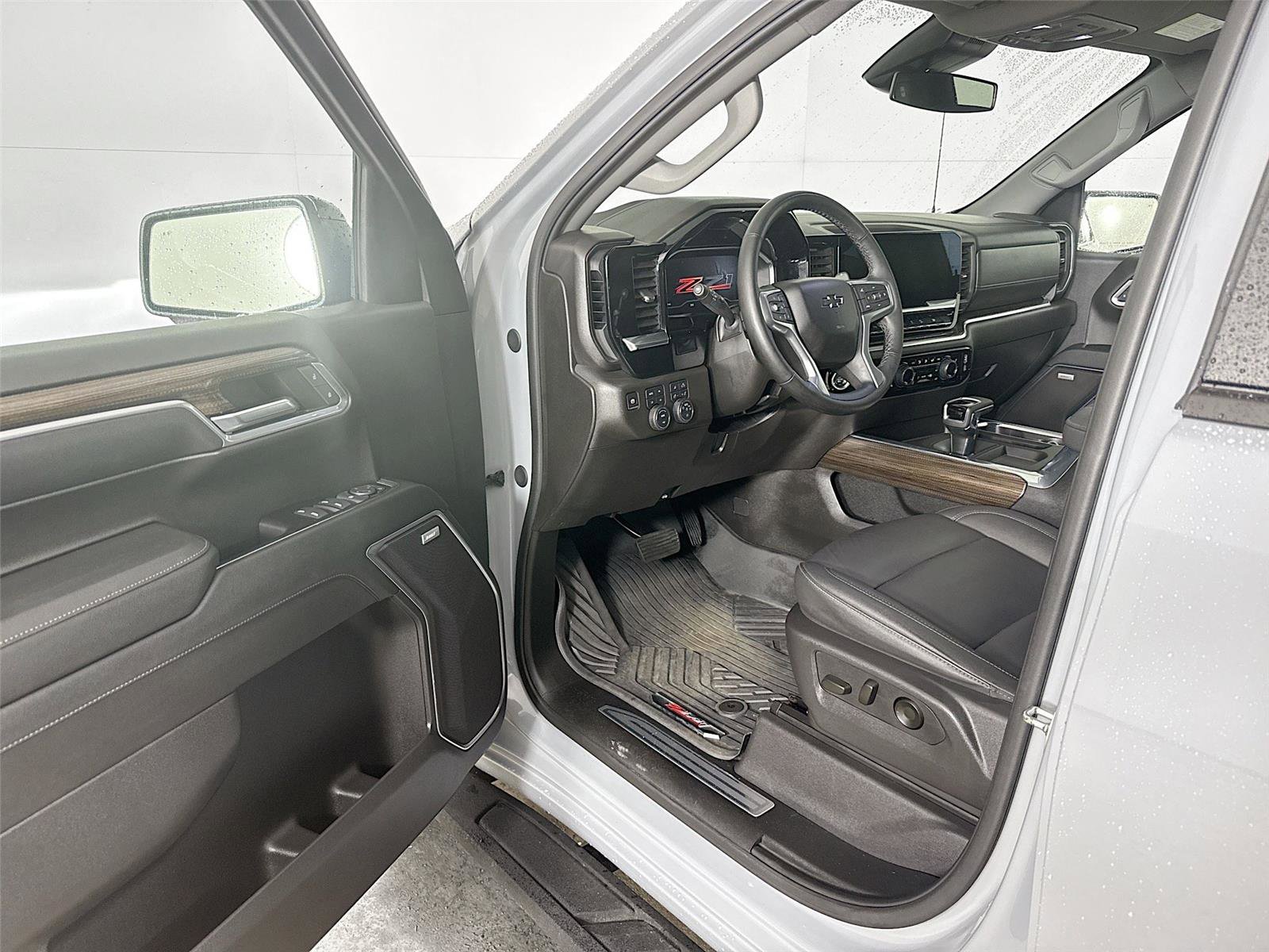 Used 2024 Chevrolet Silverado 1500 RST w/ RST All Star Premium Package AWD/4WD image 3