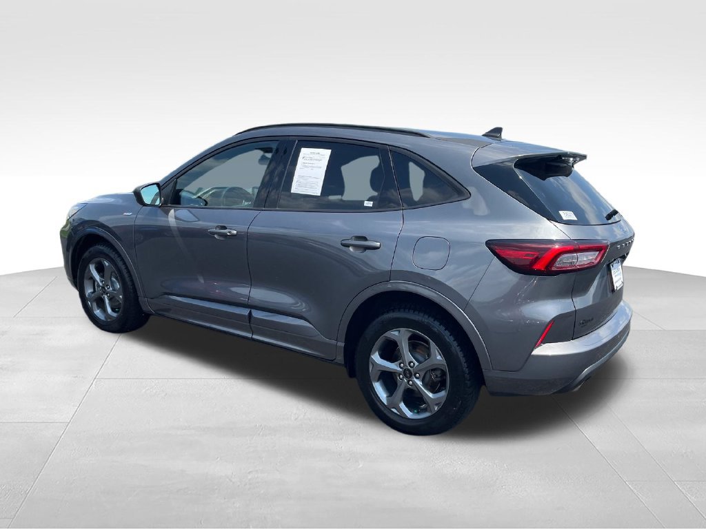 Used 2023 Ford Escape ST-Line AWD/4WD image 3