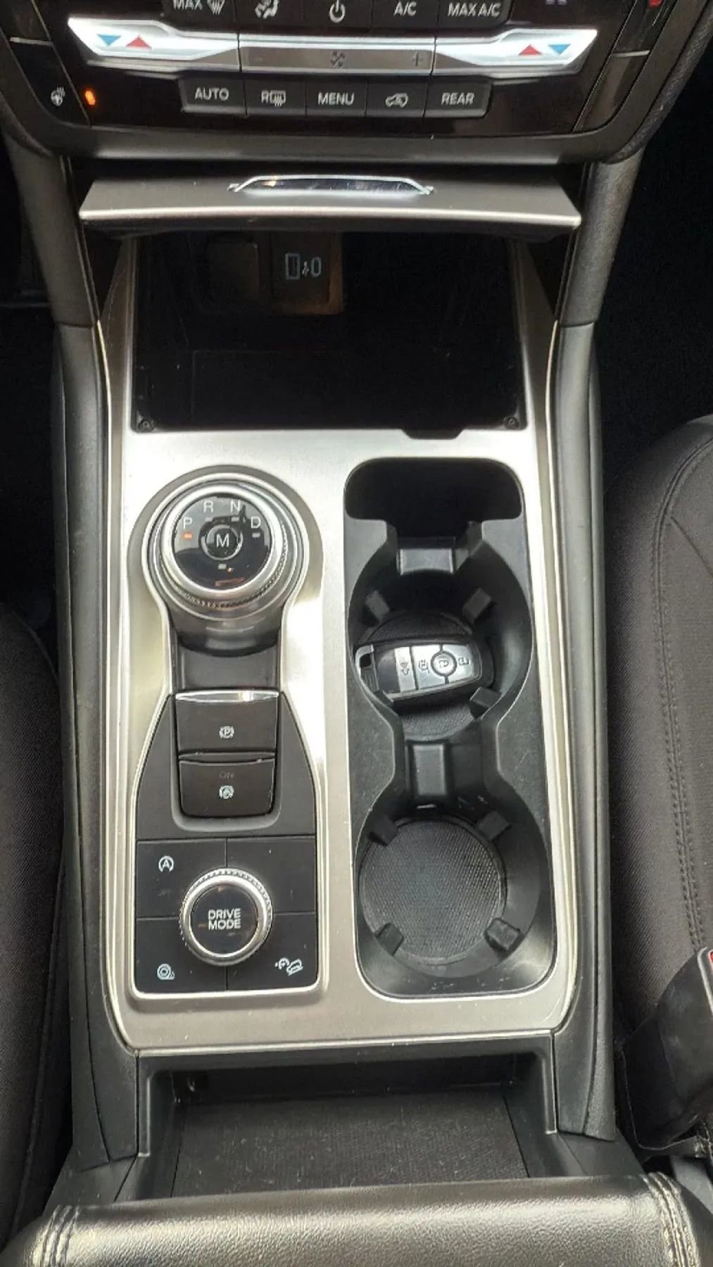 Used 2020 Ford Explorer XLT w/ Comfort Package image 20