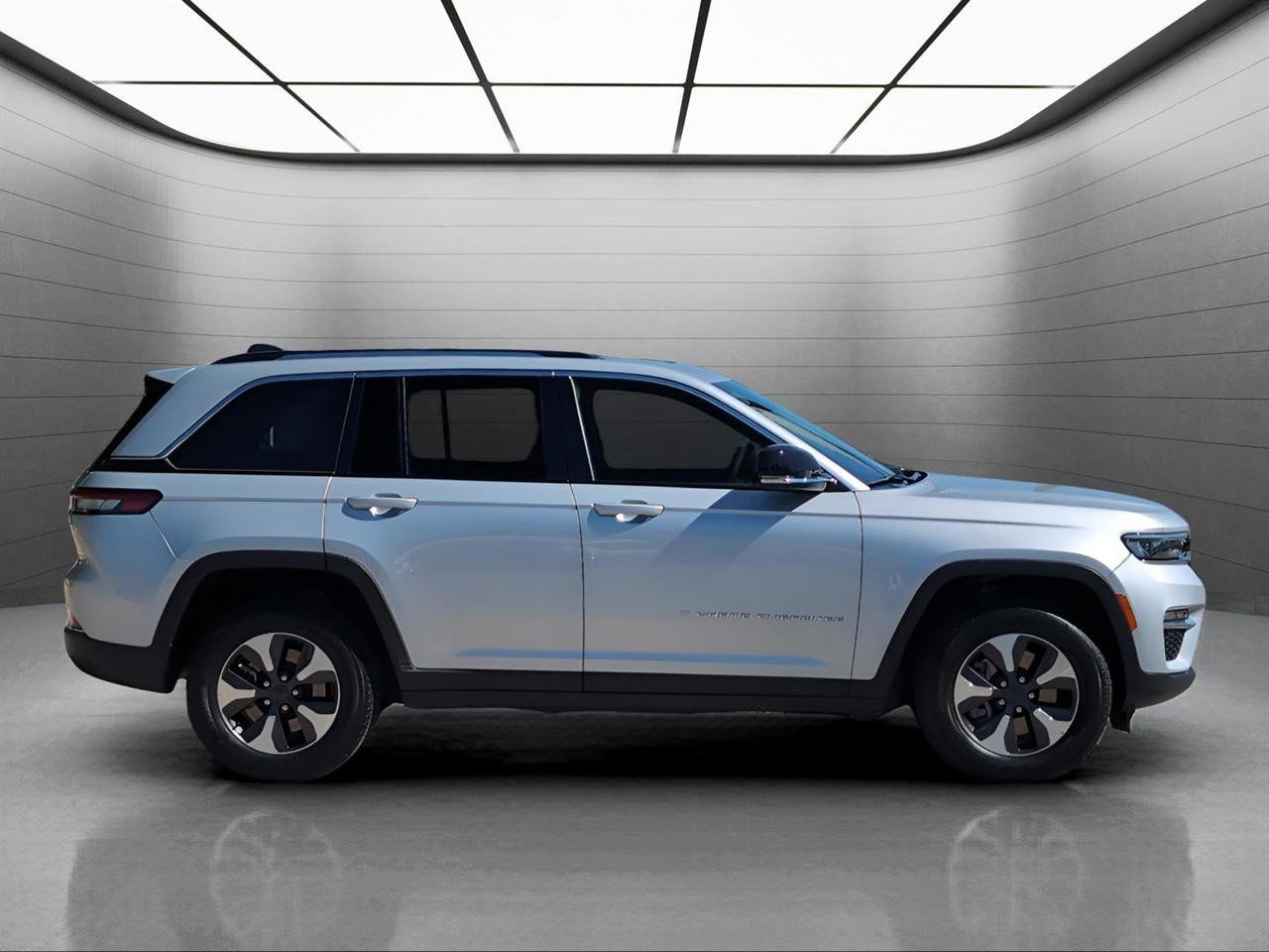 Used 2024 Jeep Grand Cherokee Limited 4xe image 7