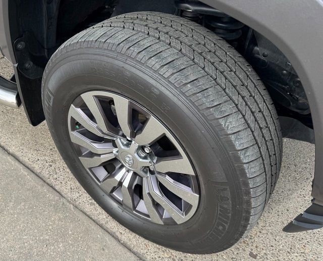 Used 2021 Toyota Tacoma Limited image 25