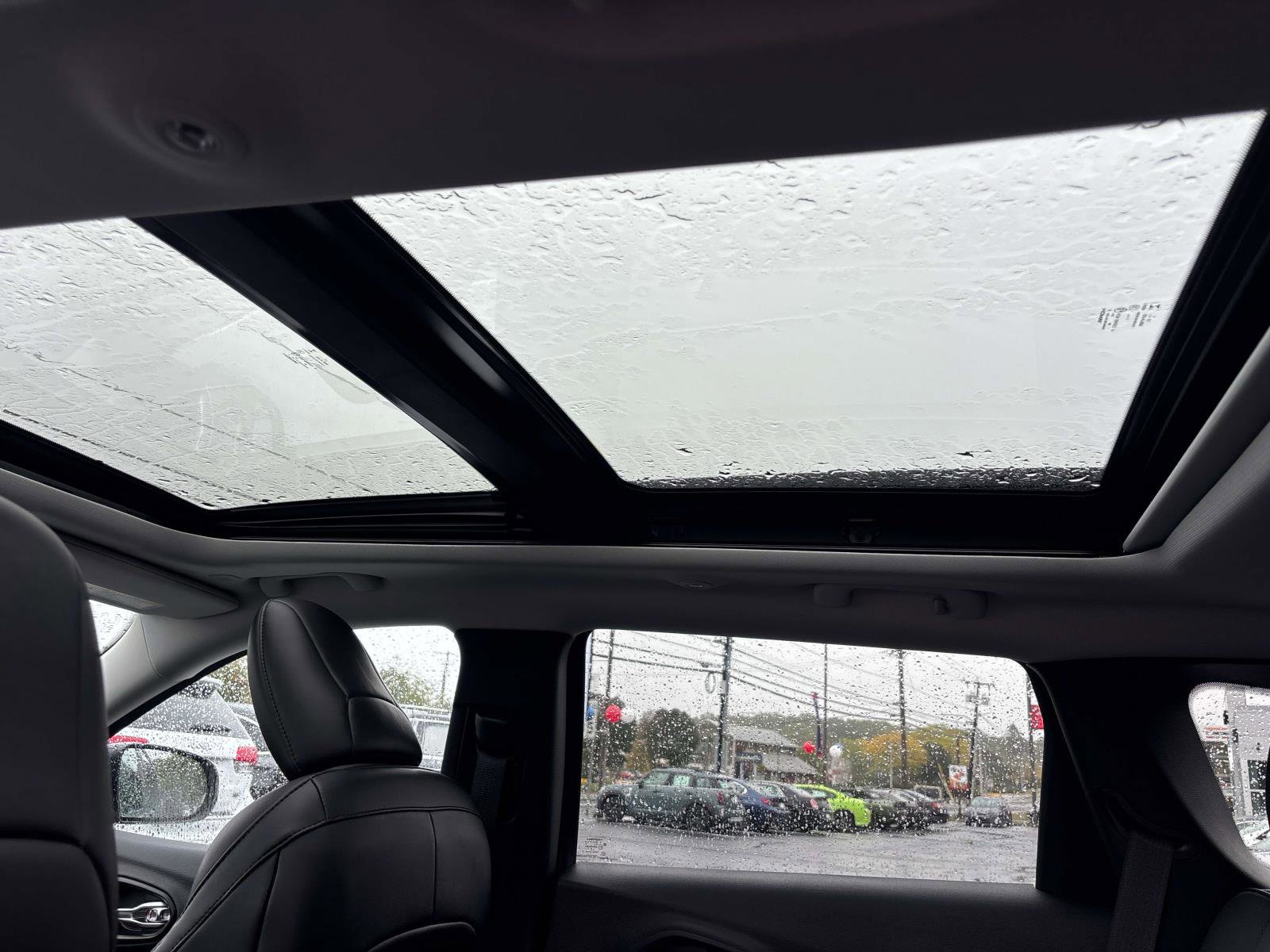 Certified 2022 Jeep Cherokee Limited w/ Elite Package image 13