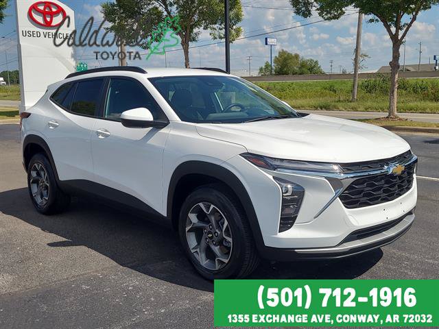 Used 2024 Chevrolet Trax LT w/ Driver Confidence Package FWD image 3