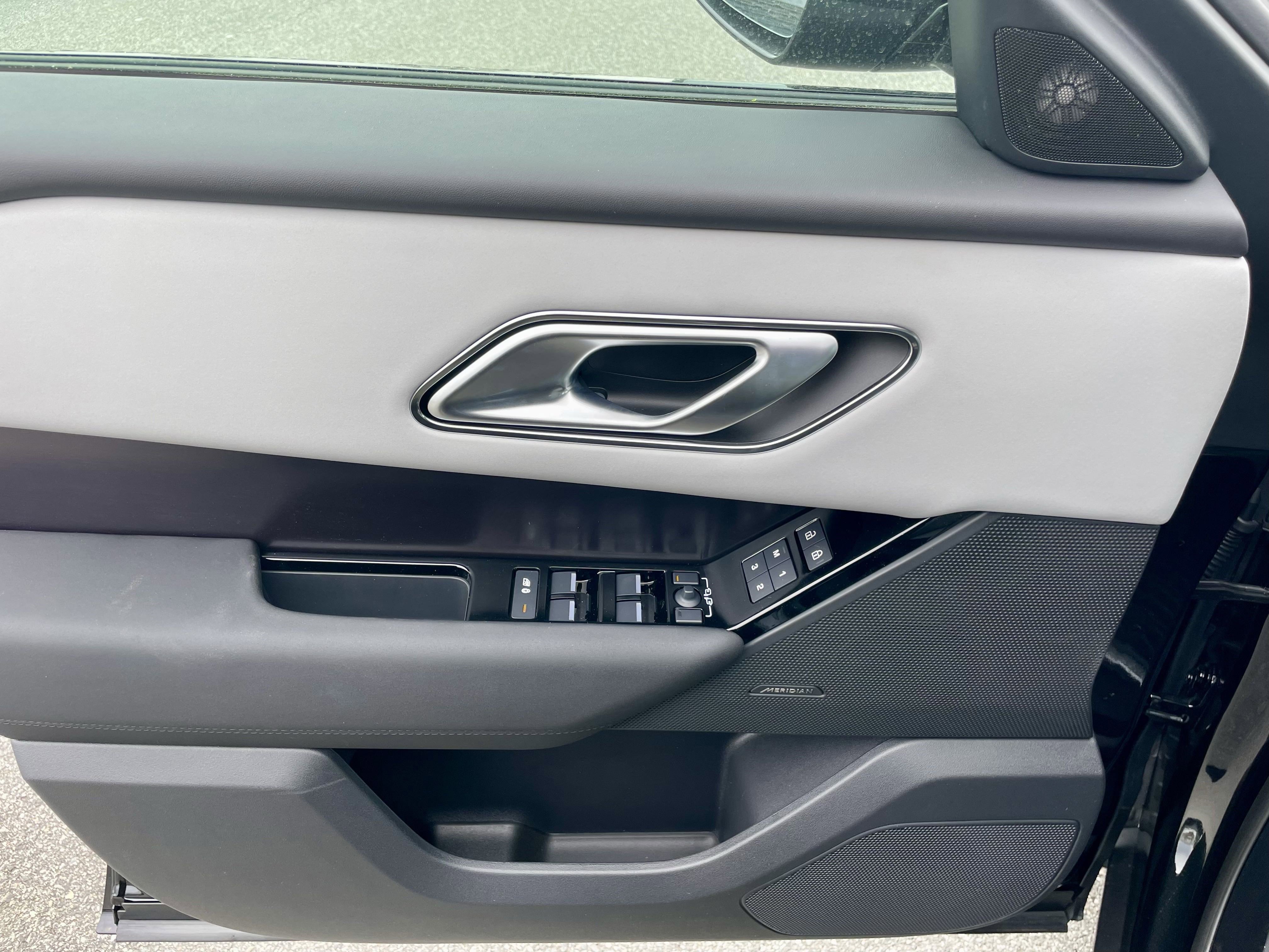 New 2026 Land Rover Range Rover Velar Dynamic SE image 12