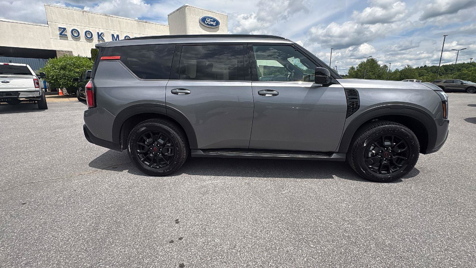 Used 2026 Nissan Armada PRO-4X AWD/4WD image 4
