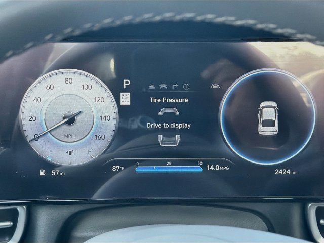 Certified 2025 Hyundai Elantra SEL FWD image 13