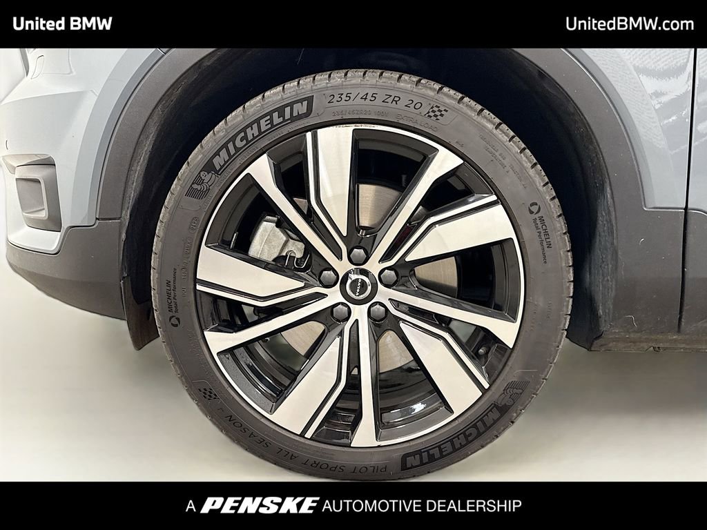 Used 2021 Volvo XC40 P8 Recharge w/ Advanced Package image 2