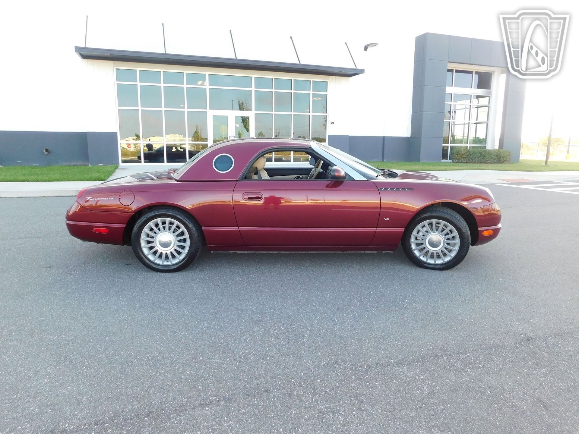 Used 2004 Ford Thunderbird RWD image 3