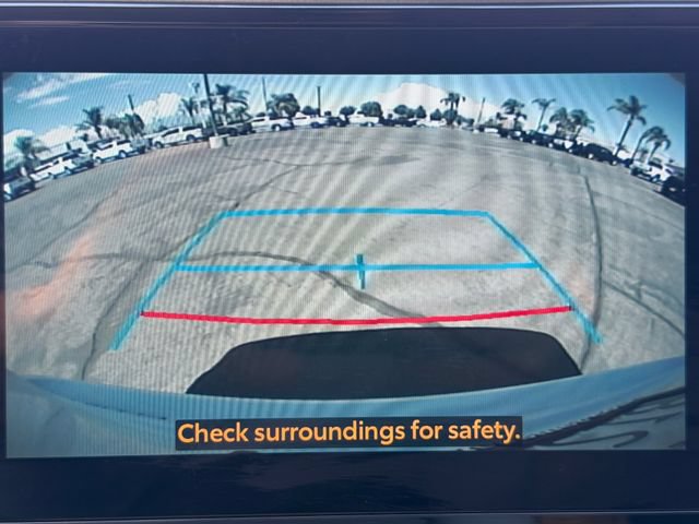 Used 2023 Toyota Highlander XLE FWD image 12