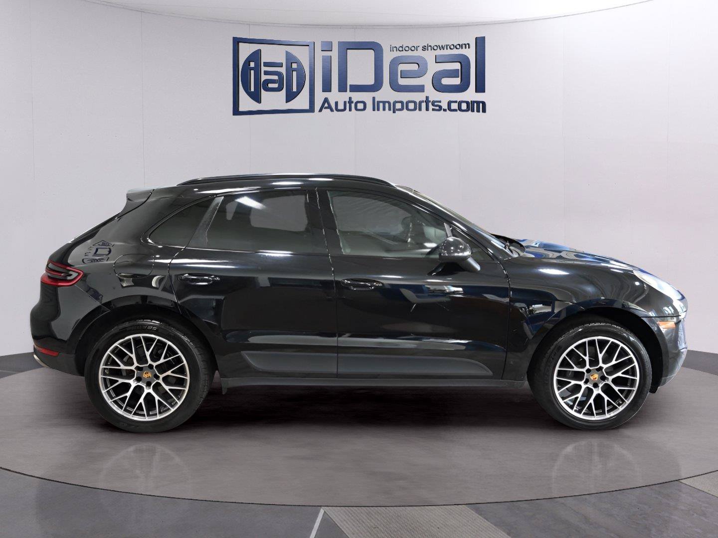 Used 2018 Porsche Macan AWD/4WD image 6