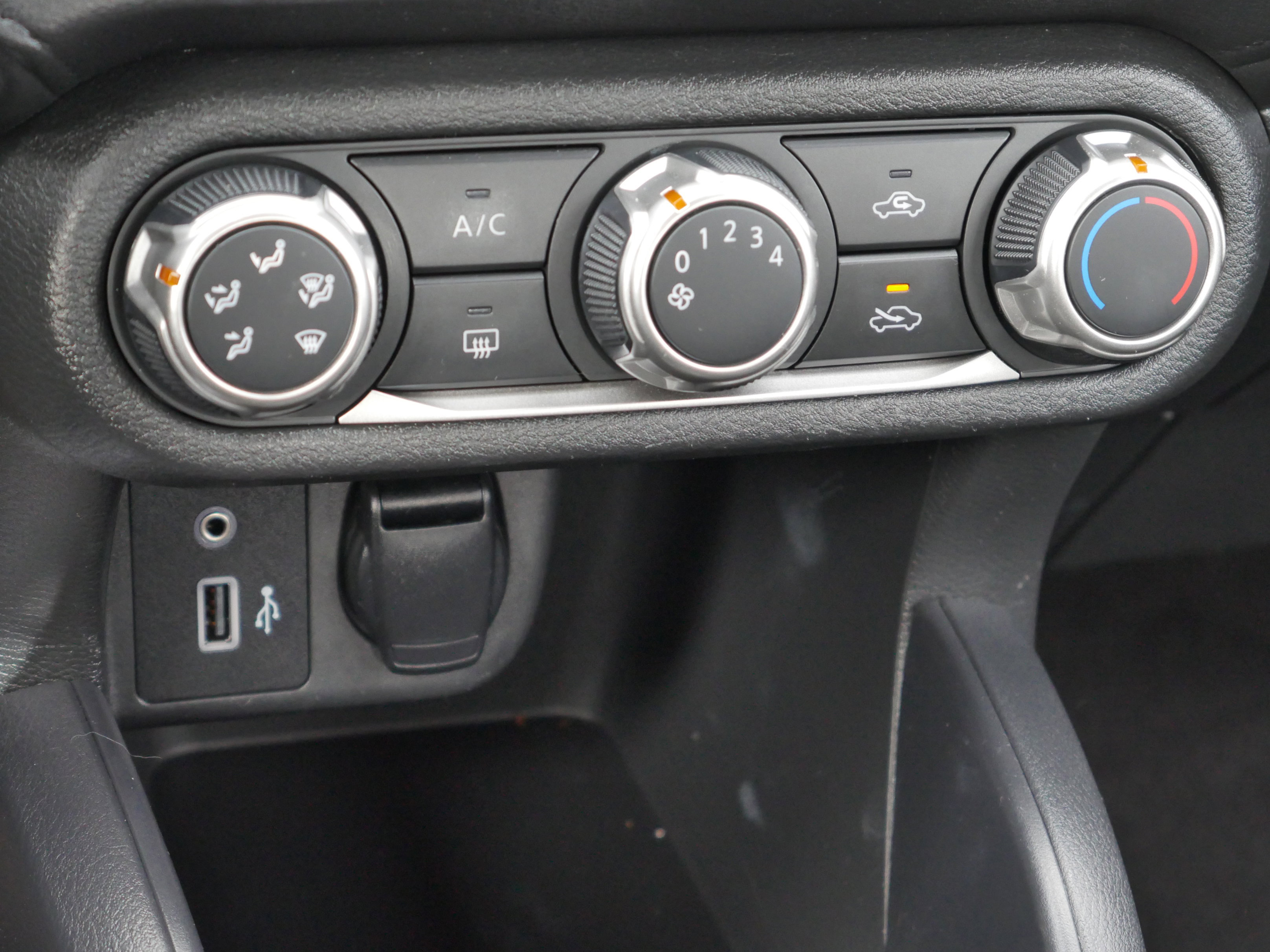 Certified 2020 Nissan Versa S image 10