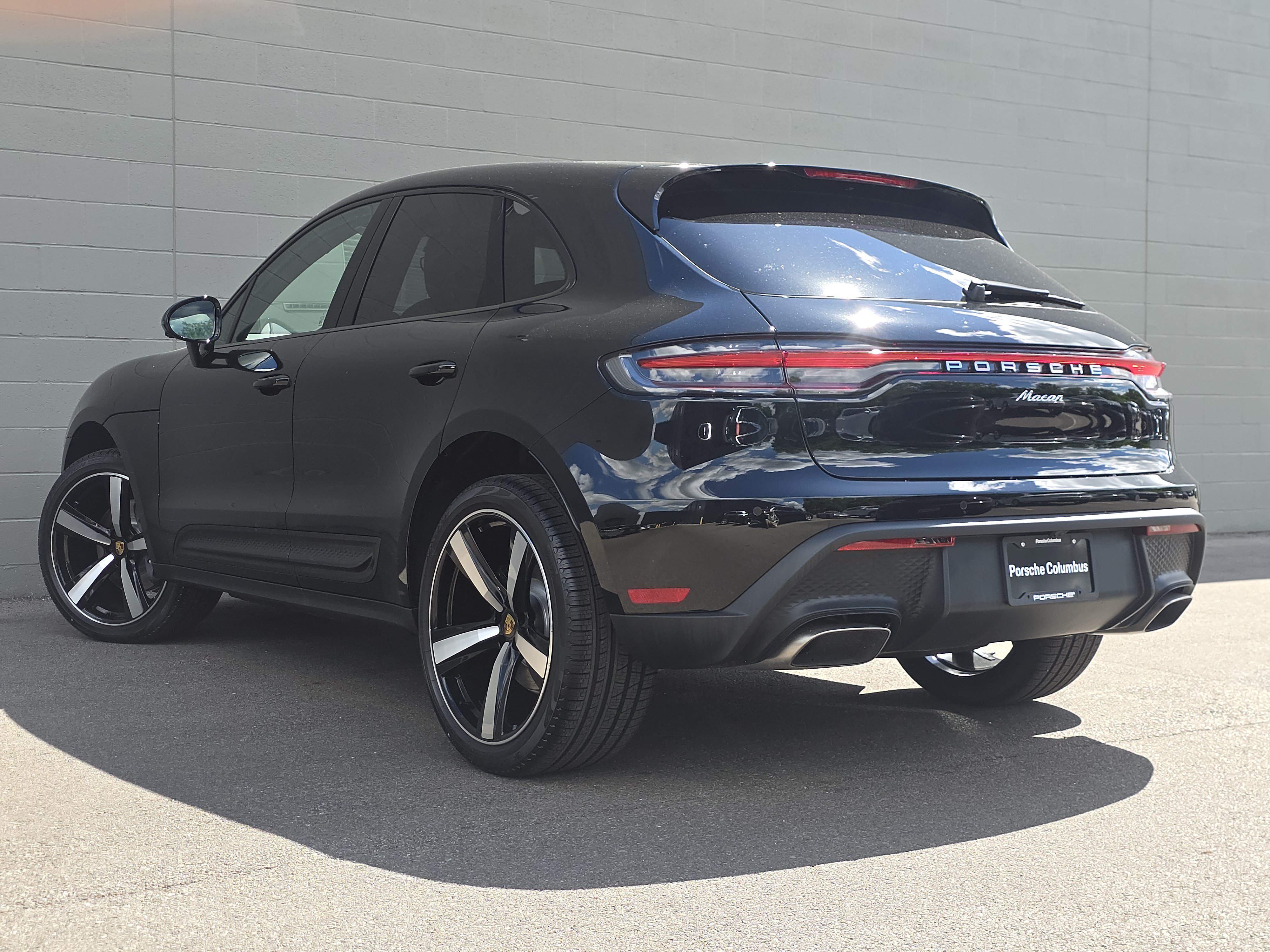 New 2026 Porsche Macan AWD/4WD image 3