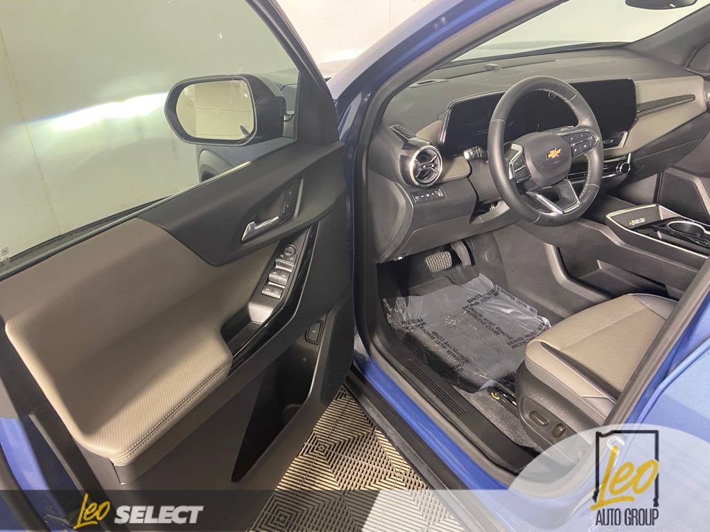 Used 2025 Chevrolet Equinox LT w/ Convenience Package II AWD/4WD image 11