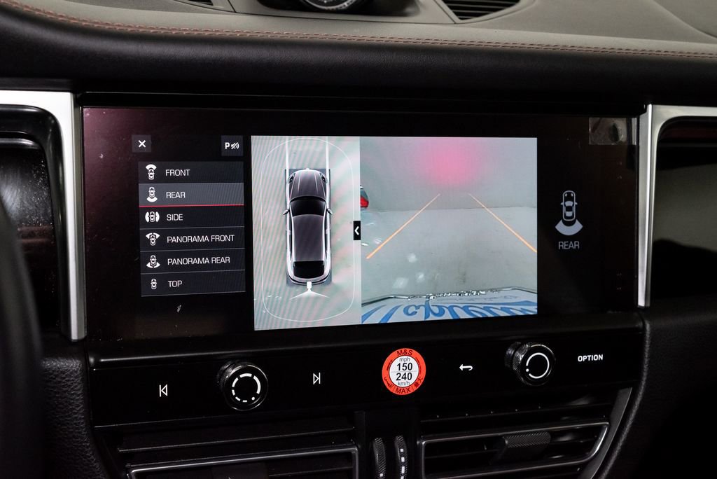 Used 2022 Porsche Macan image 23