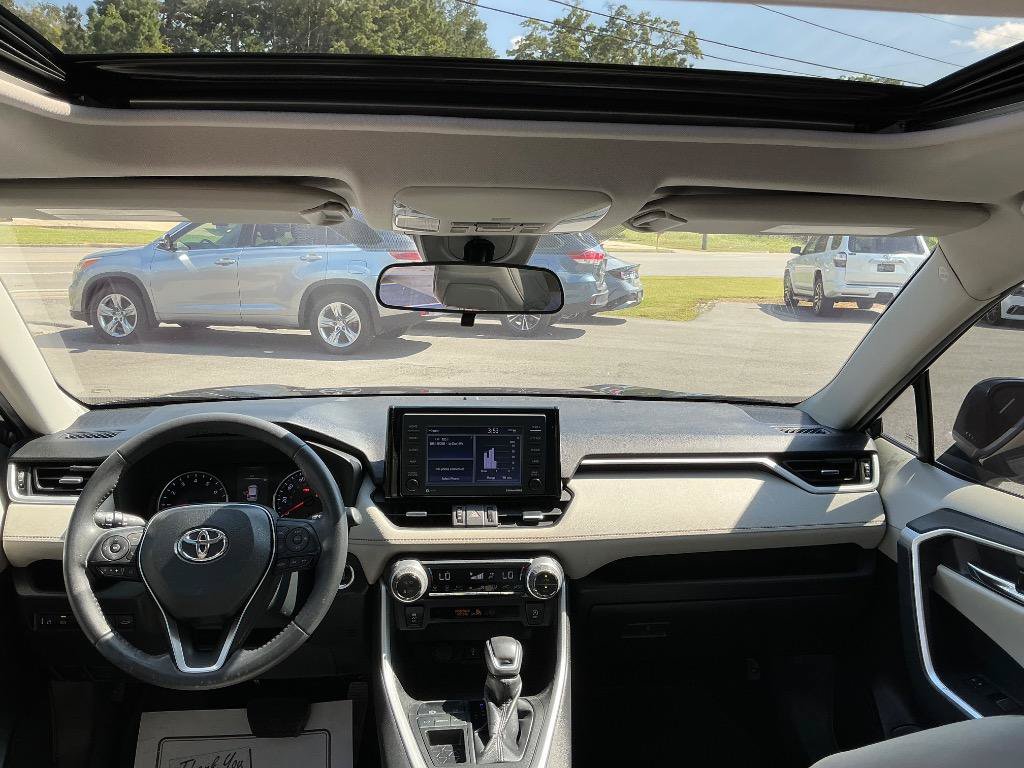 Used 2022 Toyota RAV4 XLE Premium FWD image 14