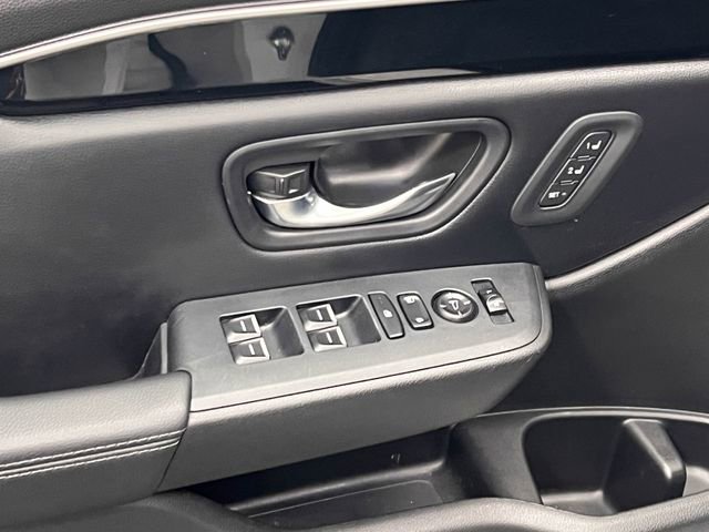 Used 2023 Honda Pilot Touring image 10