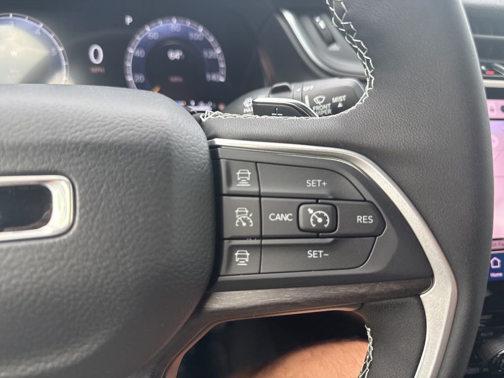 New 2025 Jeep Grand Cherokee Limited w/ Luxury Tech Group II image 19