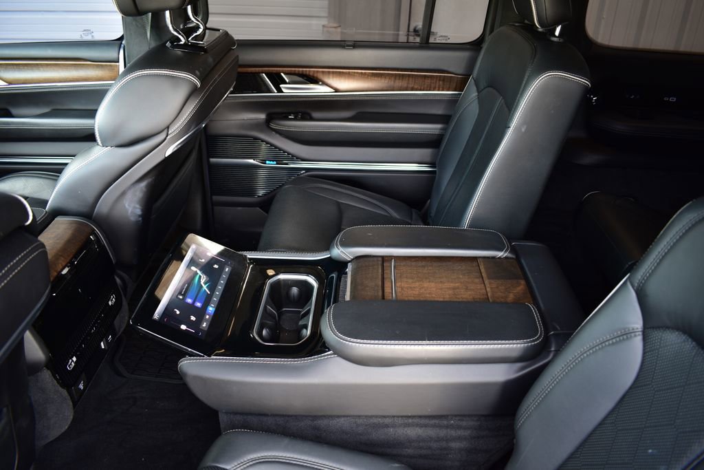 Used 2022 Jeep Grand Wagoneer Series II w/ Premium Group II image 30