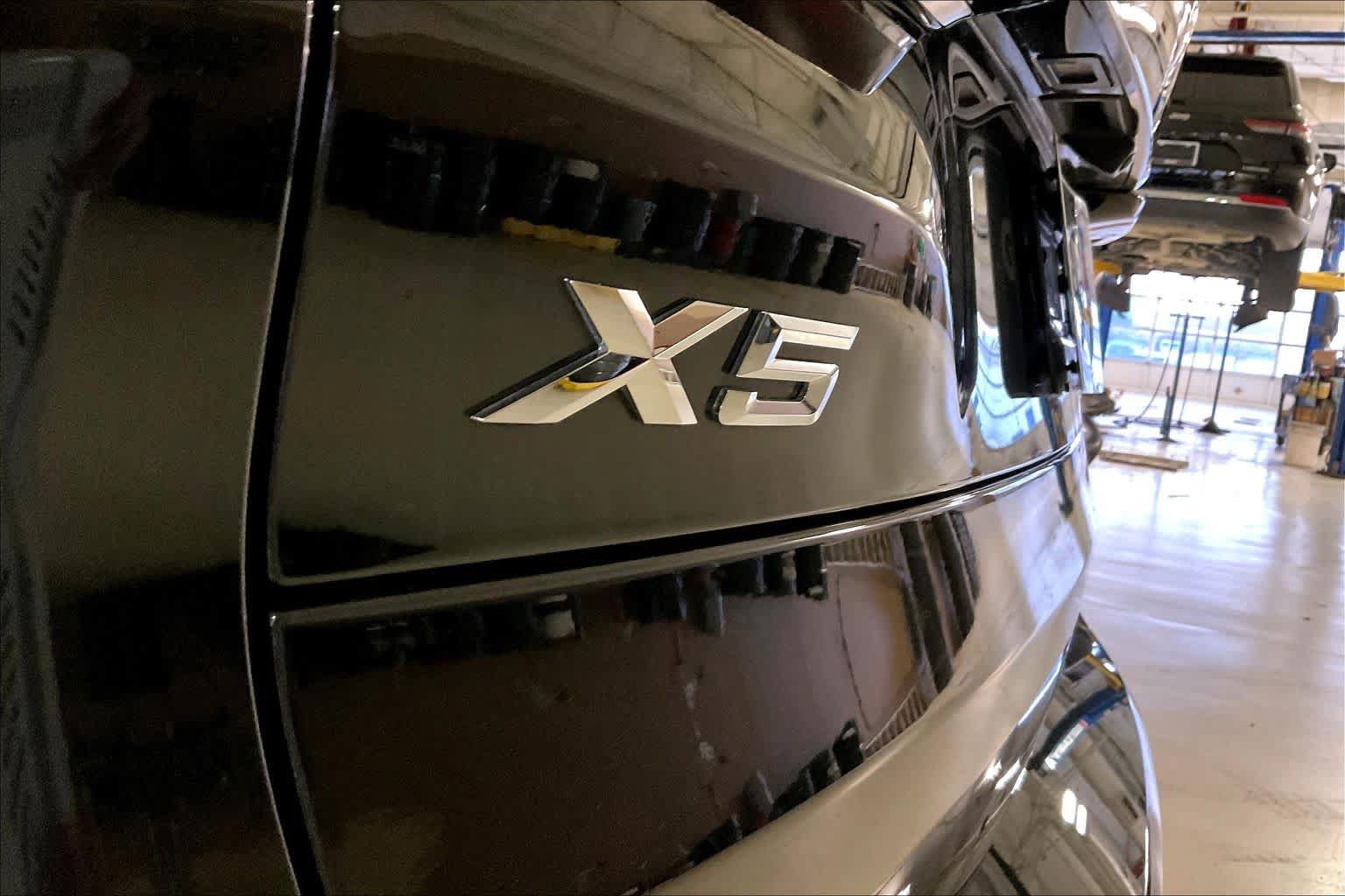Used 2024 BMW X5 xDrive40i w/ M Sport Package AWD/4WD image 9