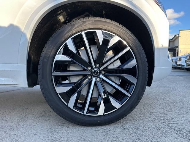 New 2026 Volvo XC90 B6 Plus w/ Protection Package Premier image 9
