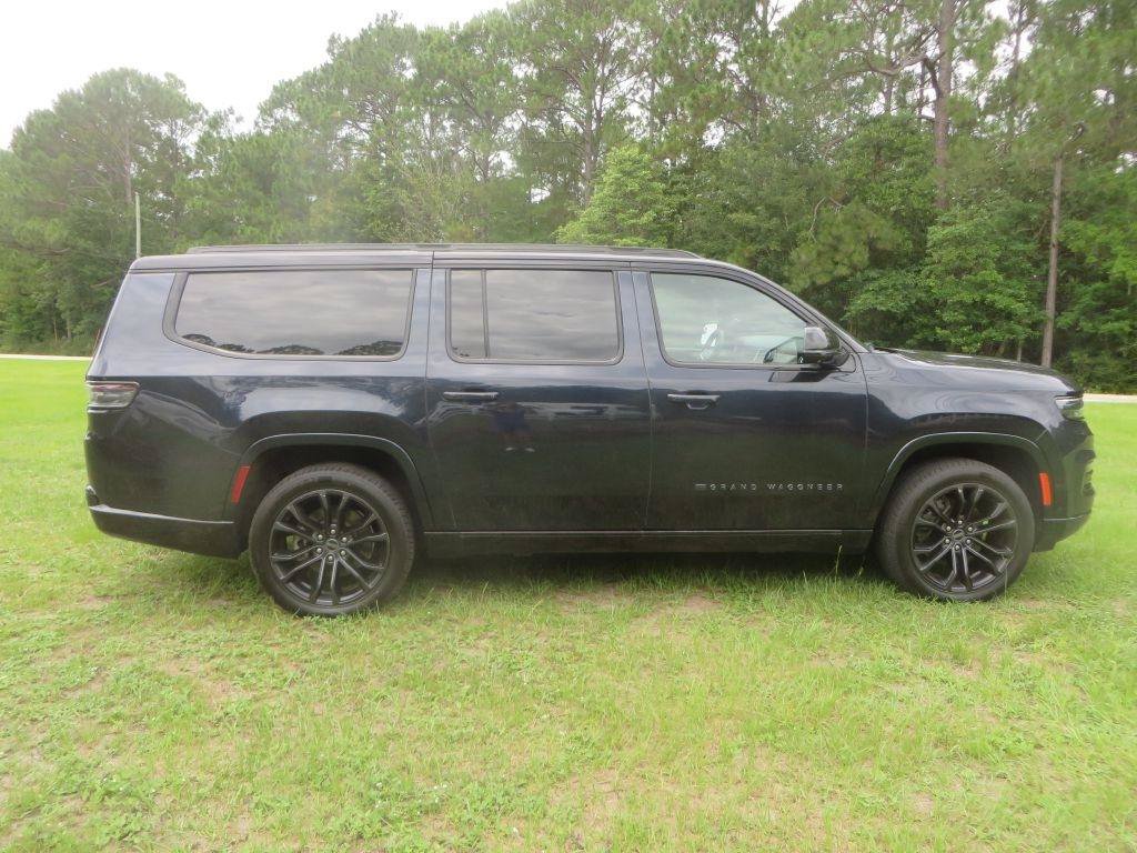 Used 2024 Jeep Grand Wagoneer L Series II w/ Quick Order Packagew 28T AWD/4WD image 5
