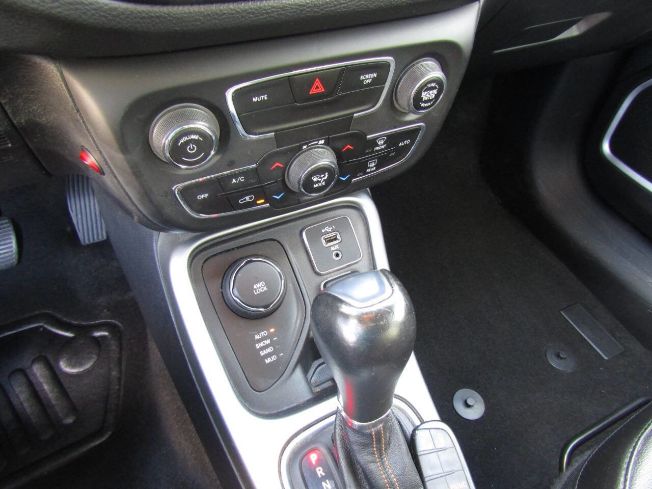 Used 2021 Jeep Compass Latitude image 18