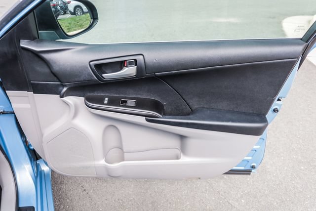 Used 2012 Toyota Camry LE FWD image 38