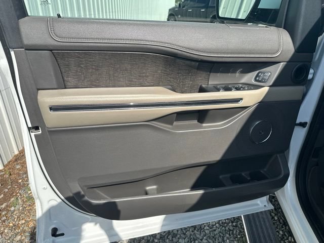 Used 2019 Ford Expedition Max Limited RWD image 14