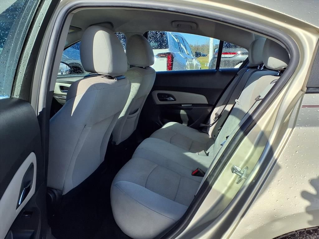 Used 2013 Chevrolet Cruze LT w/ RS Package image 9