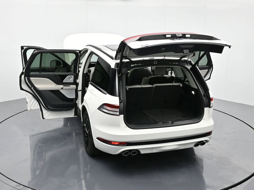 New 2025 Lincoln Aviator Reserve w/ Equipment Group 201A image 44
