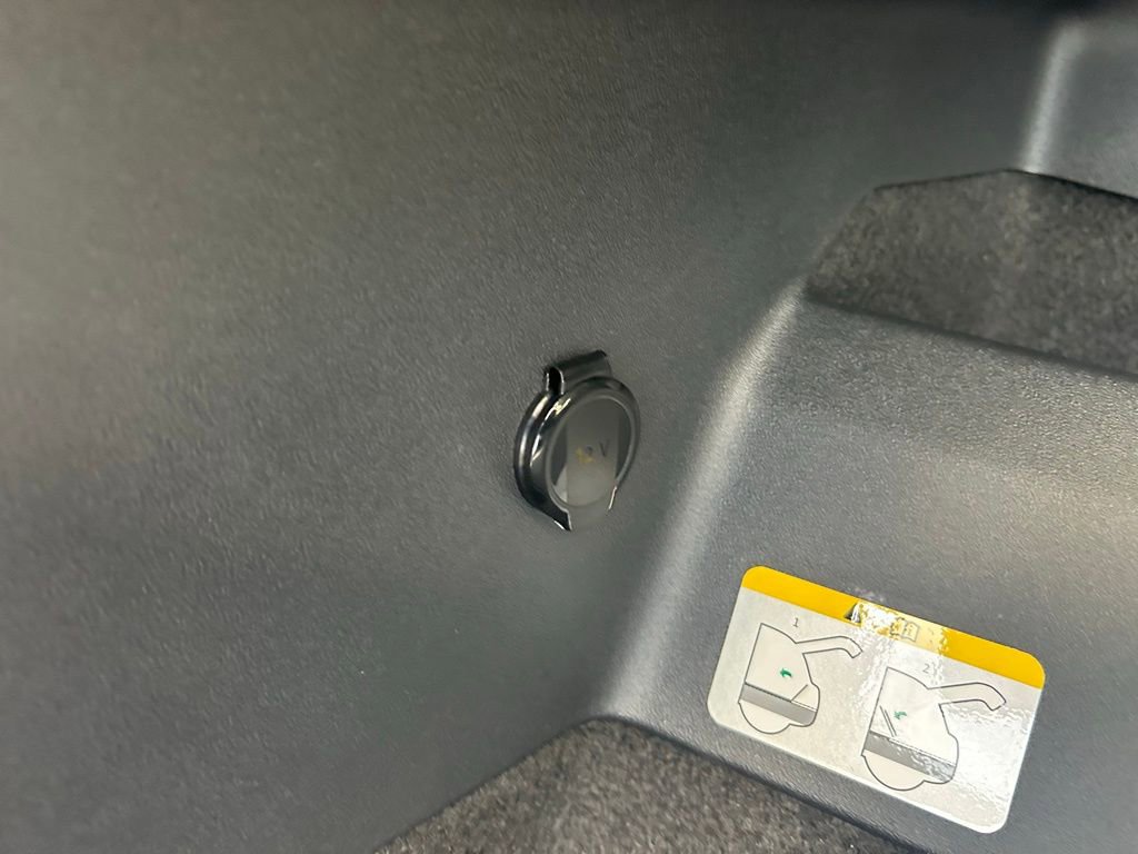 Used 2025 Volkswagen Tiguan S image 45