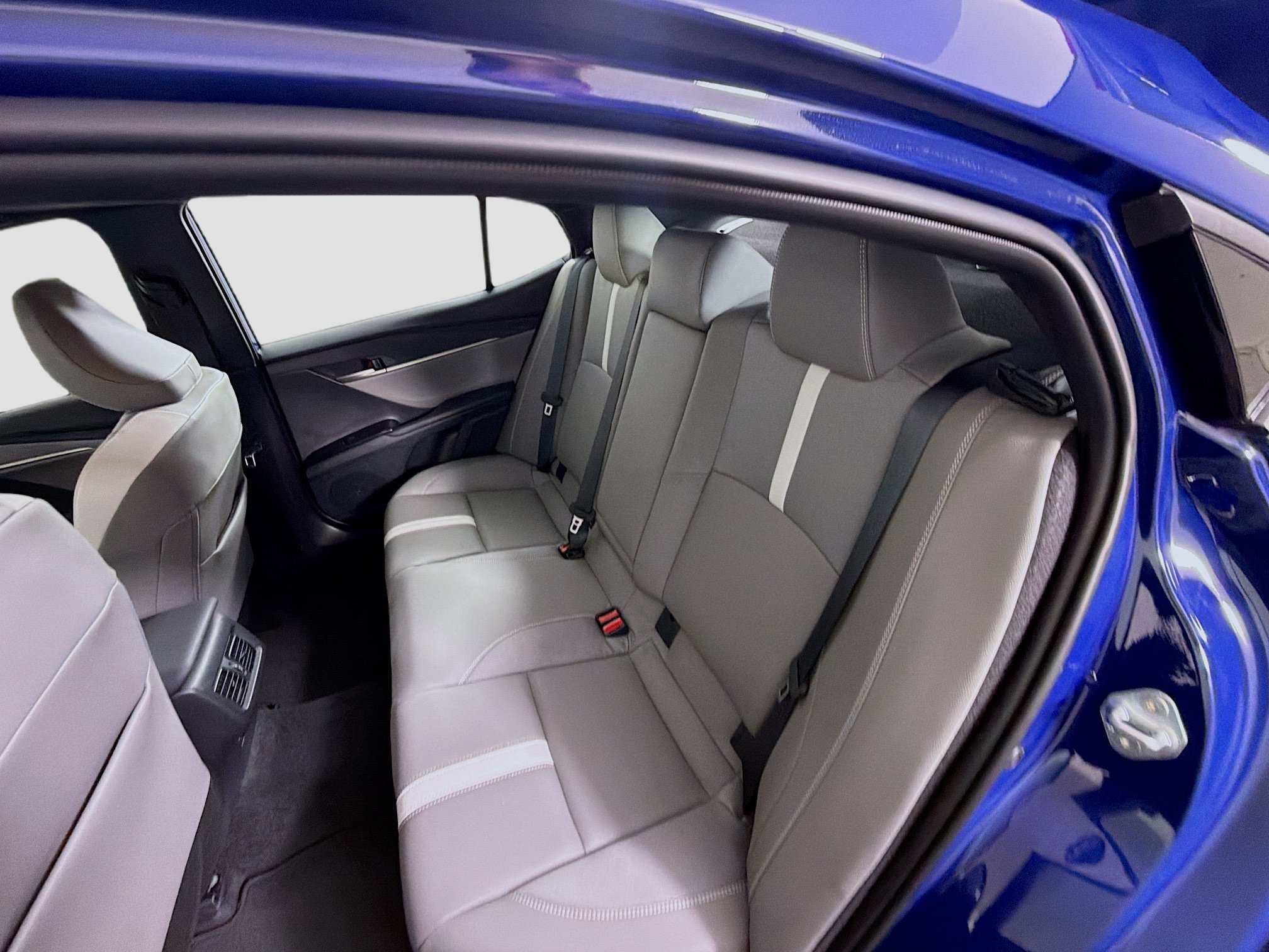 Used 2026 Toyota Camry SE FWD image 27