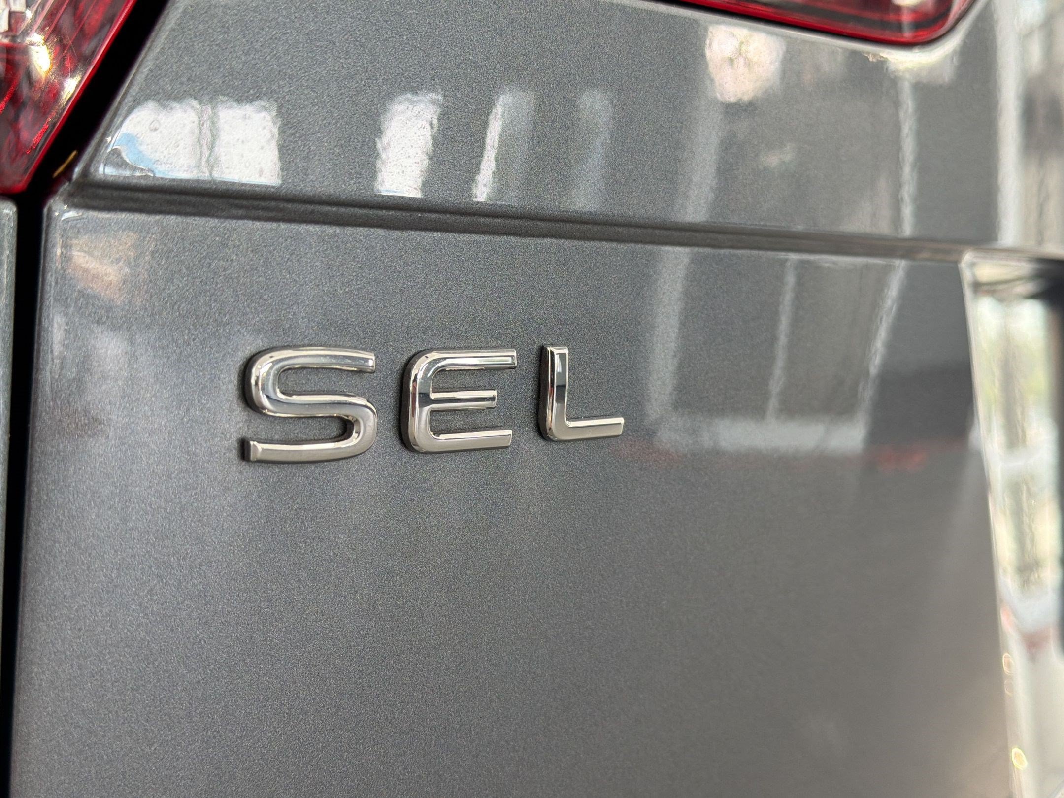 Used 2024 Volkswagen Tiguan SEL R-Line AWD/4WD image 35