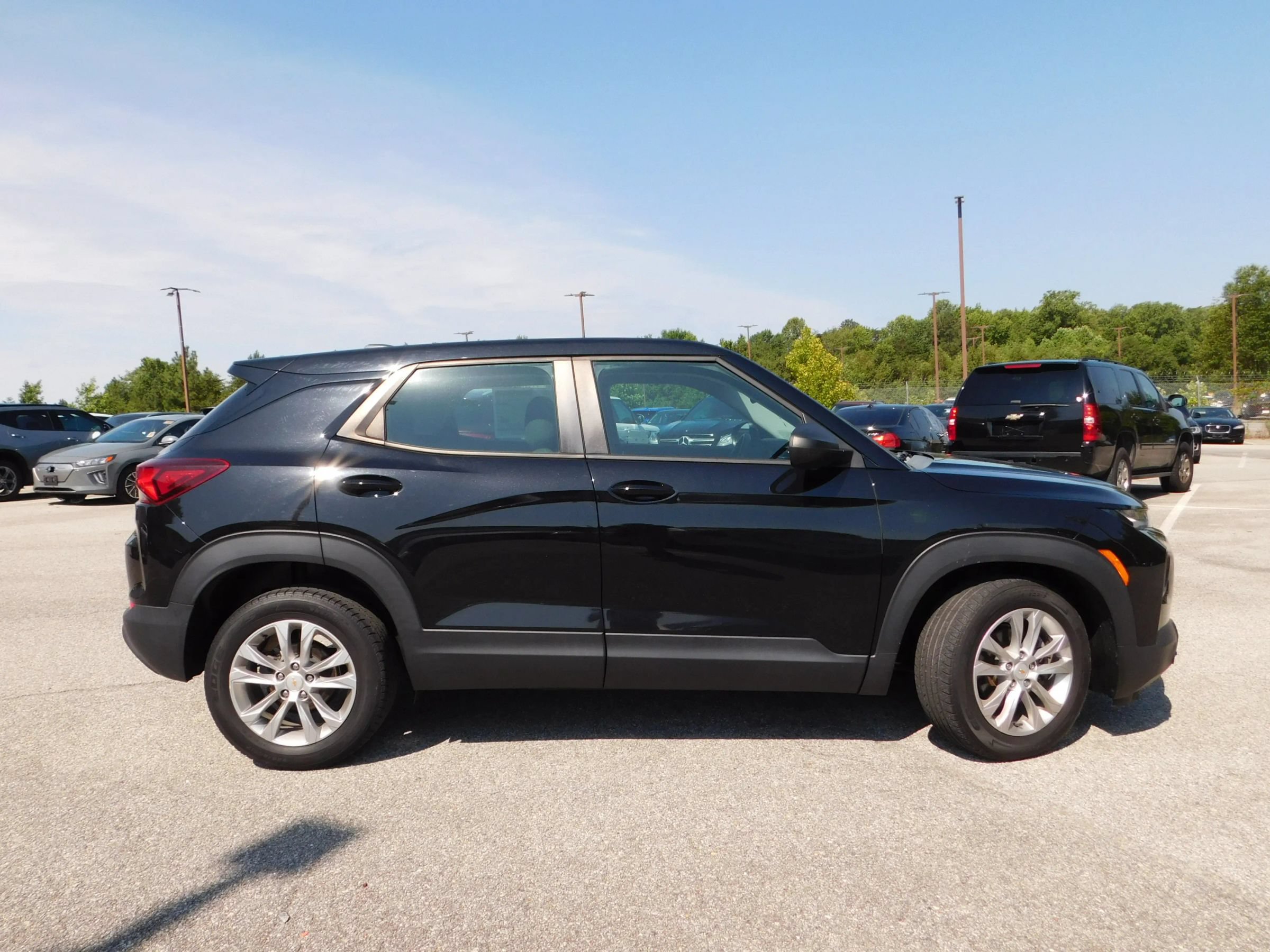 Used 2021 Chevrolet TrailBlazer LS FWD image 4