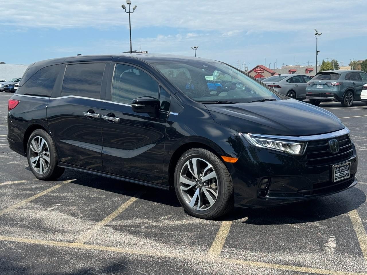 Used 2023 Honda Odyssey Touring image 2