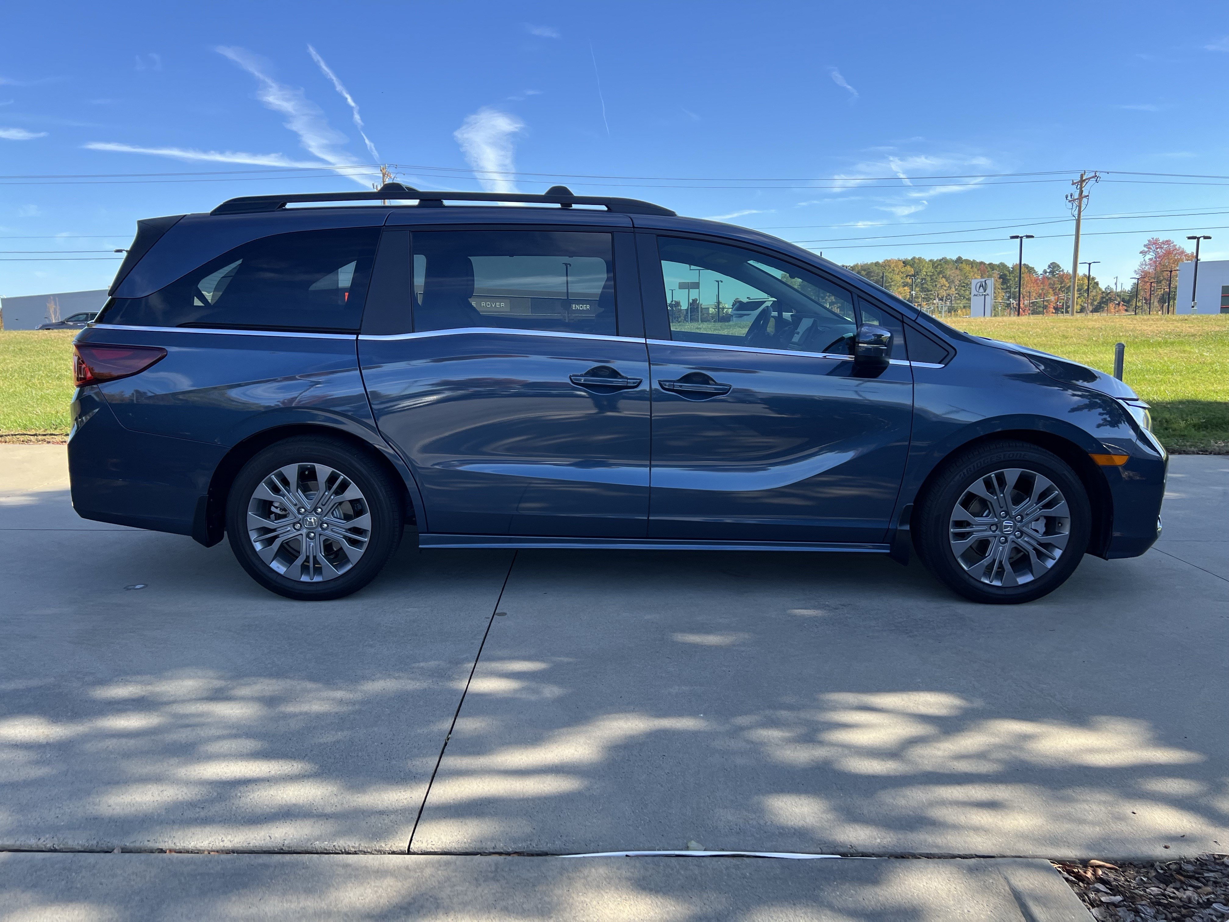 Used 2025 Honda Odyssey Touring image 10